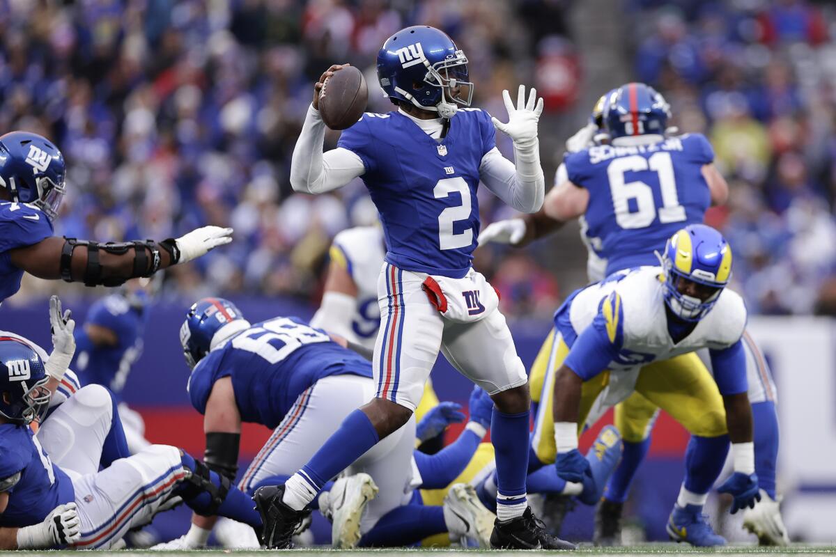 Giants' Tyrod Taylor solid in return to lineup but misses
